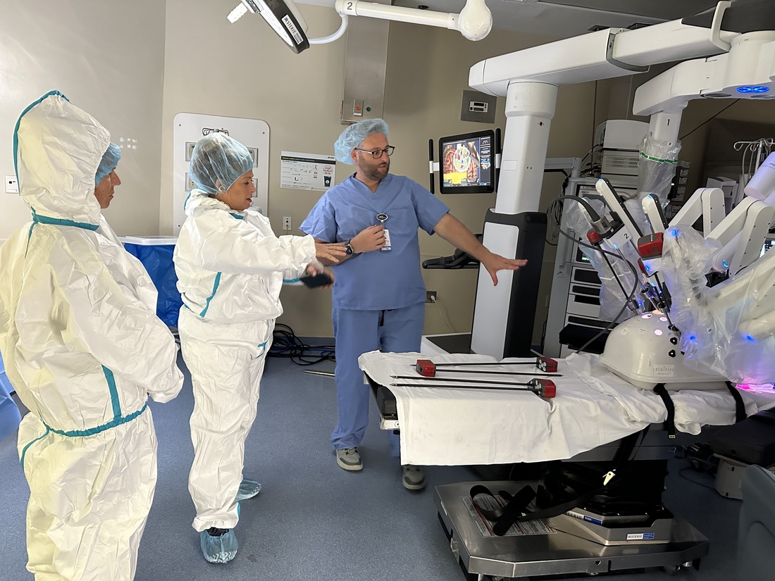 Surgical Services Director Matthew Chowaniec demonstrates the robotic assisted surgery process at HCA Florida Englewood Hospital.