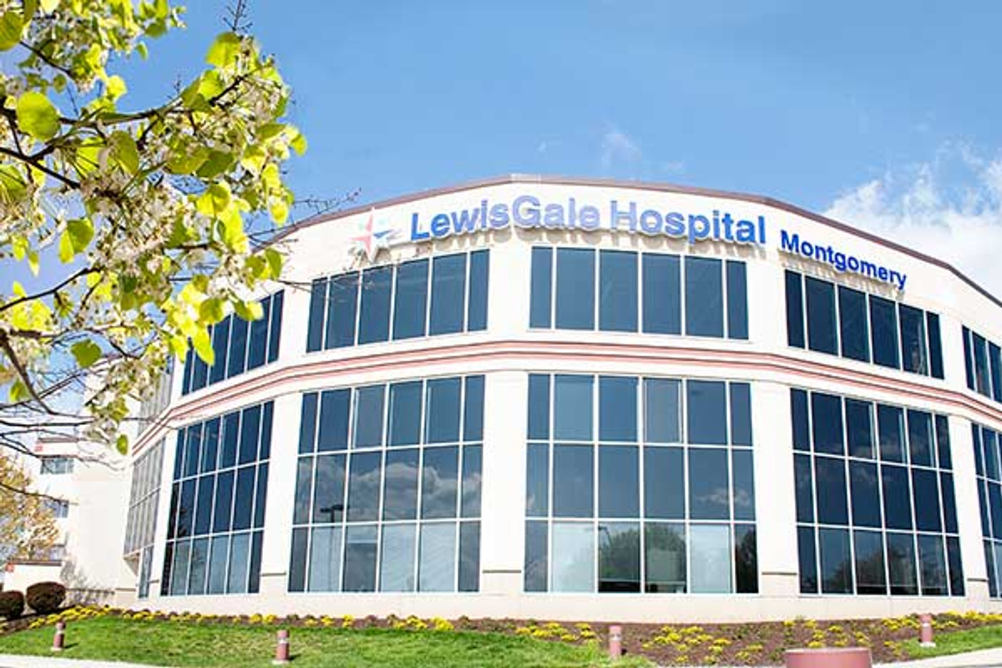 Exterior view of LewisGale Hospital Montgomery
