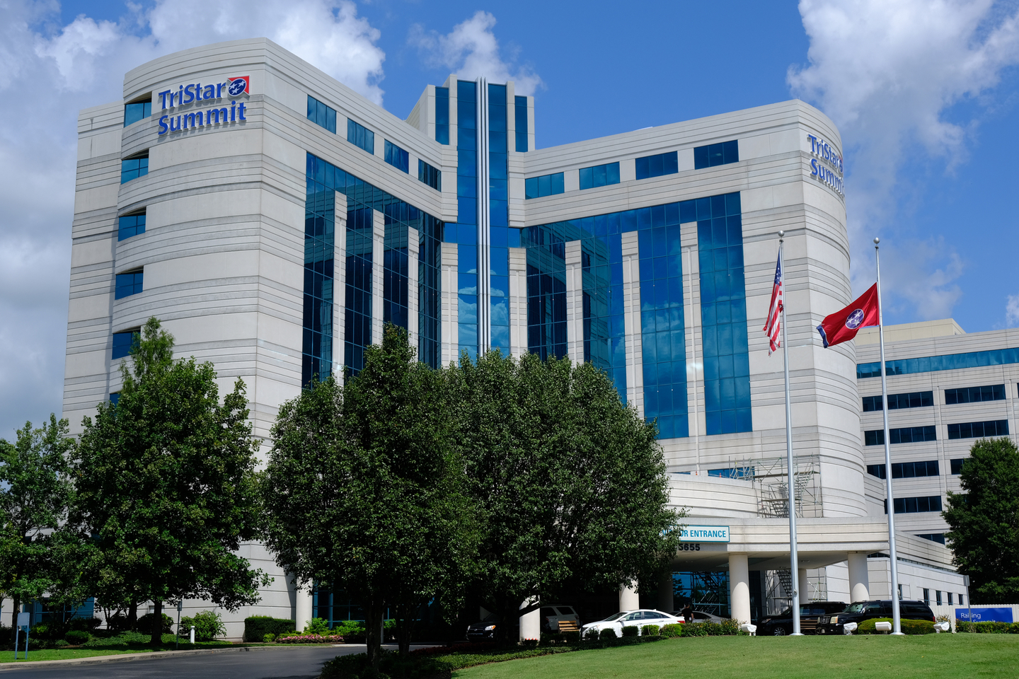 Exterior view of TriStar Summit Medical Center