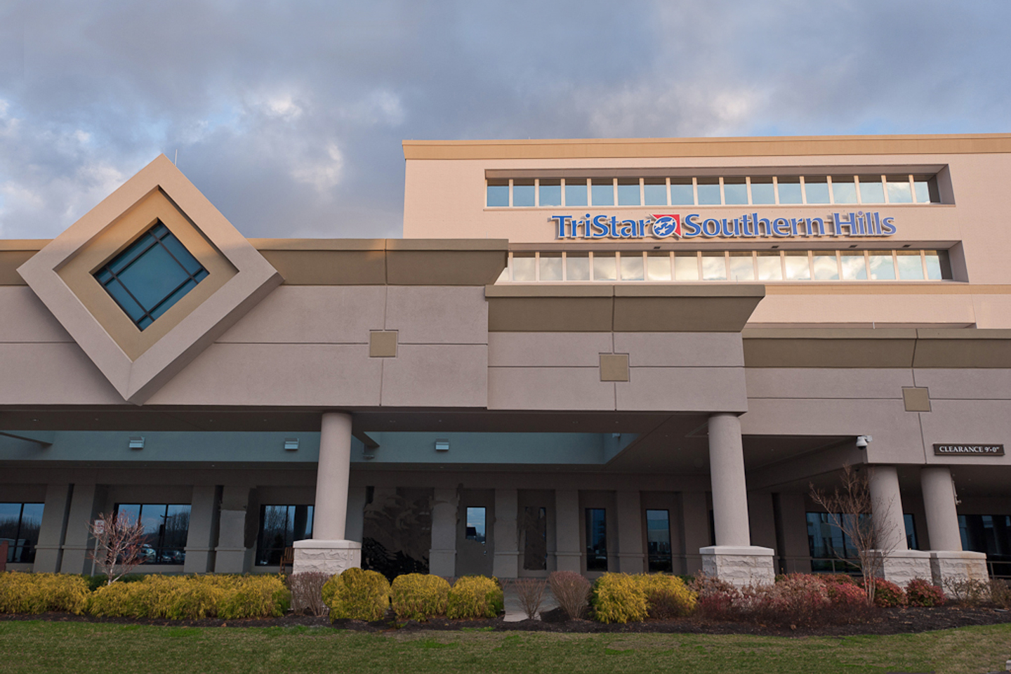 Exterior view of TriStar Southern Hills Medical Center