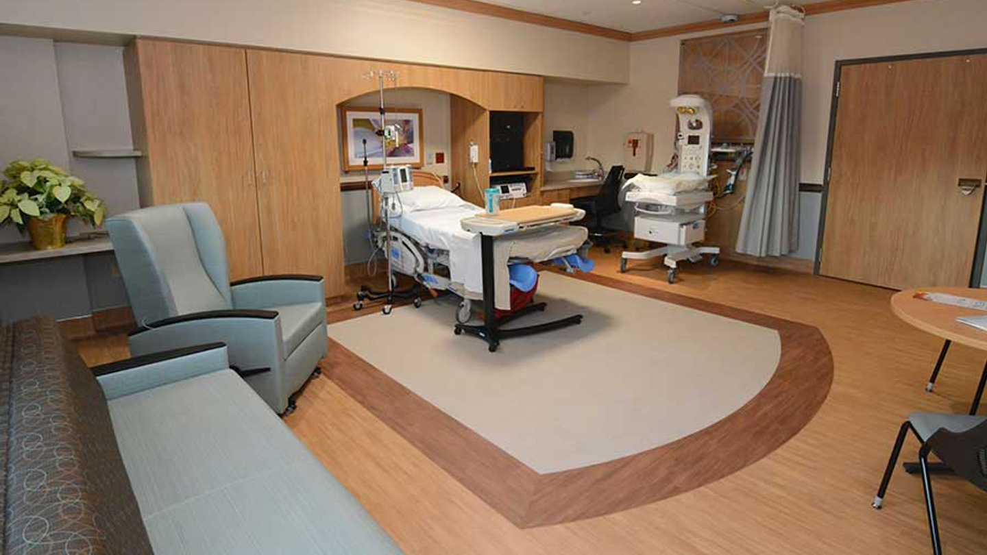 Labor and delivery room in Oviedo Medical Center.