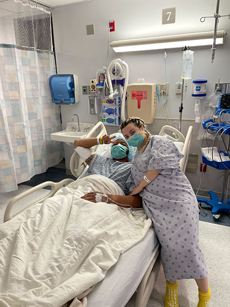 Natallie Cruz and kidney donor in hospital room